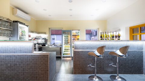 Hotel Iris nový bar